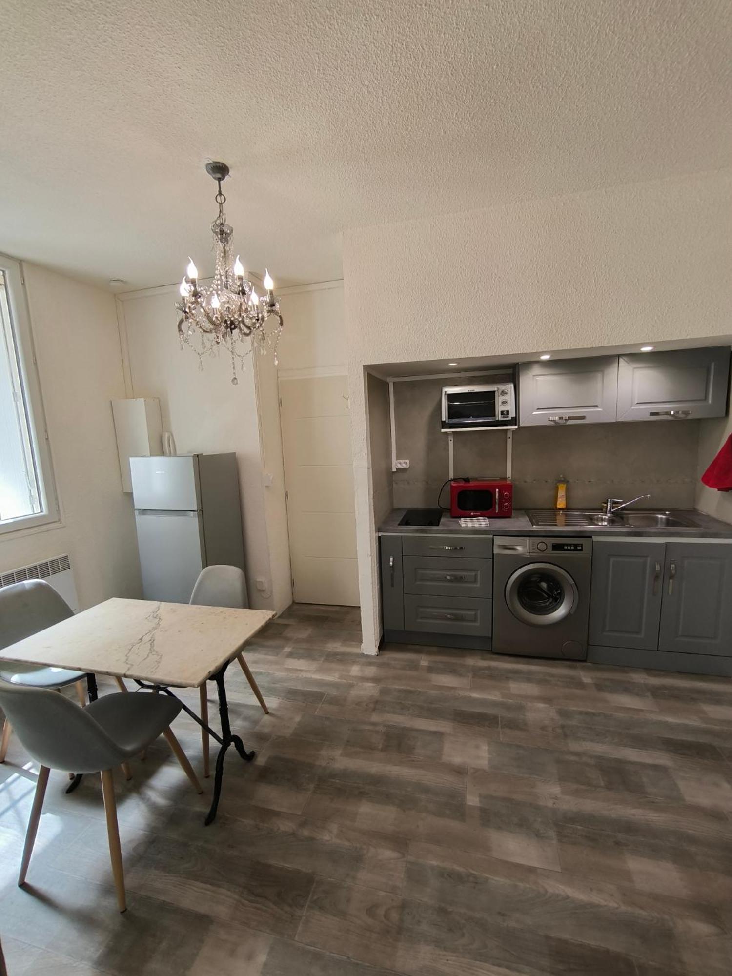 Appartement Chaleureux Dans Le Centre De Beziers Bagian luar foto